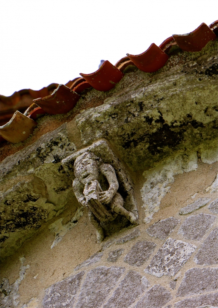 L'église Saint Jacques de Conzac : modillons - Saint-Aulais-la-Chapelle