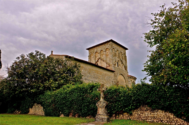 L'église Saint Jacques de Conzac - Saint-Aulais-la-Chapelle