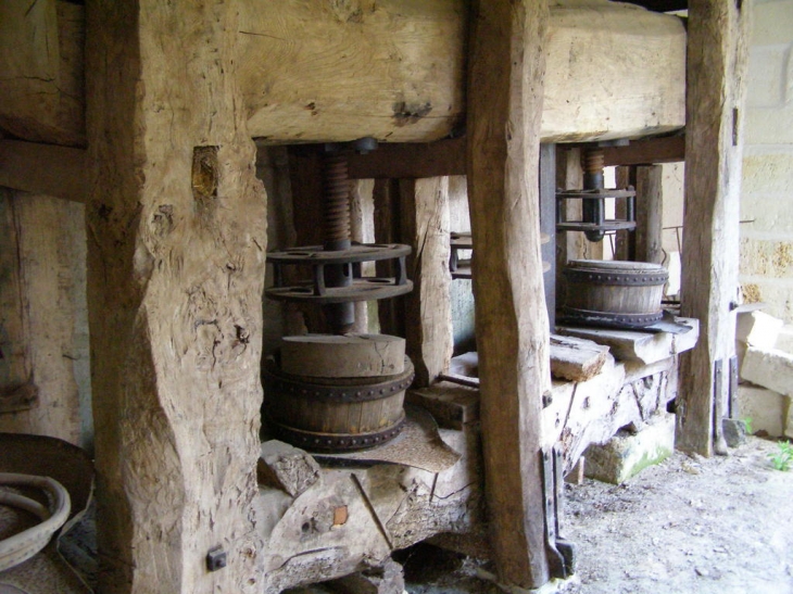 MOULIN de Saintonge - Saint-Même-les-Carrières