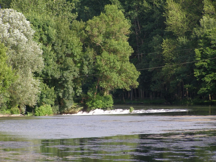 SAINTONGE - Saint-Même-les-Carrières