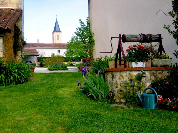 Le parc de la mairie, dans l'ancien château - Suaux