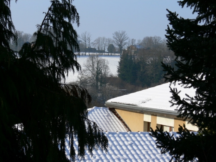 La nouvelle mairie sous la neige - Suris