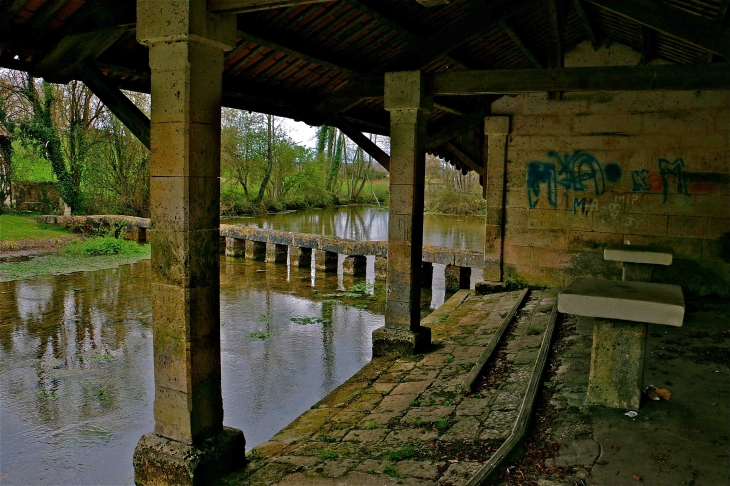 Le Lavoir de la Lèche - Touvre