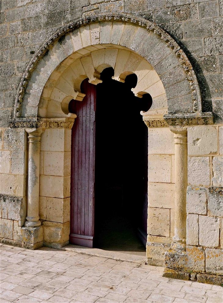 Eglise Saint Romain - Villebois-Lavalette