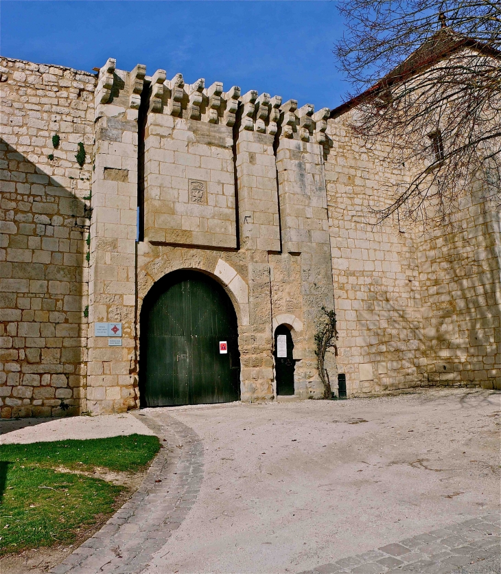 Le château - Villebois-Lavalette