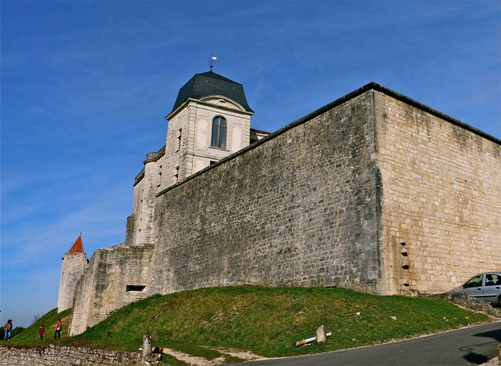 Le château - Villebois-Lavalette