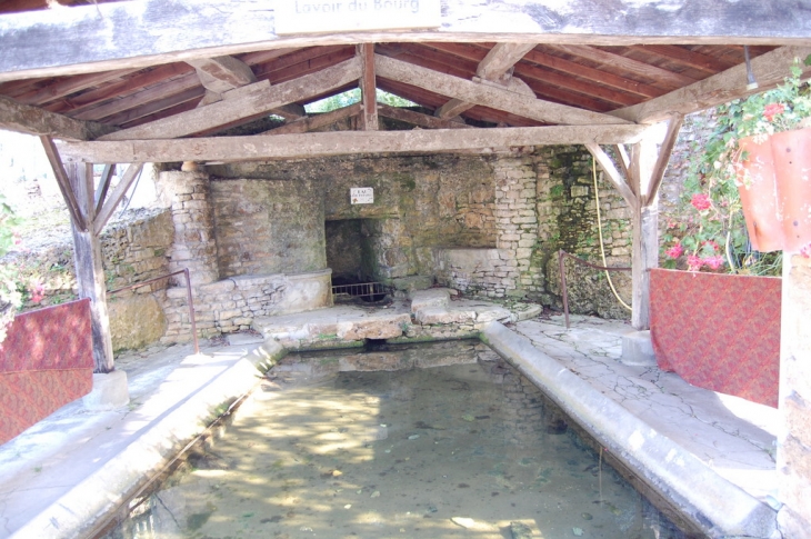 Lavoir d'AUGE - Augé