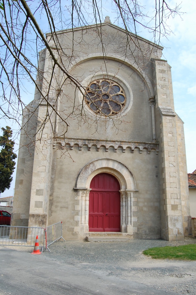 Facade de l'église ST Eutrope - Beauvoir-sur-Niort