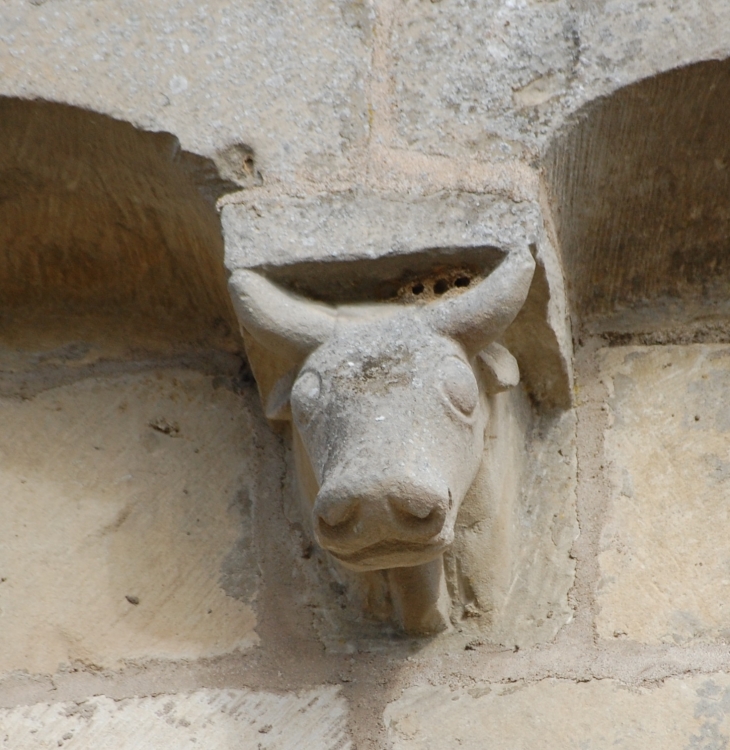 Modillon bestiaire  - Béceleuf