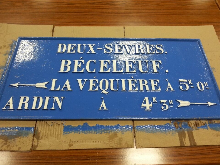 Plaque de cocher rénovée par la commune en Janvier 2016 - Béceleuf