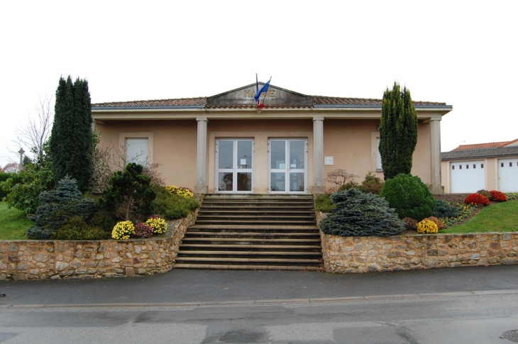 Mairie de St Sauveur de Givre en Mai - Bressuire