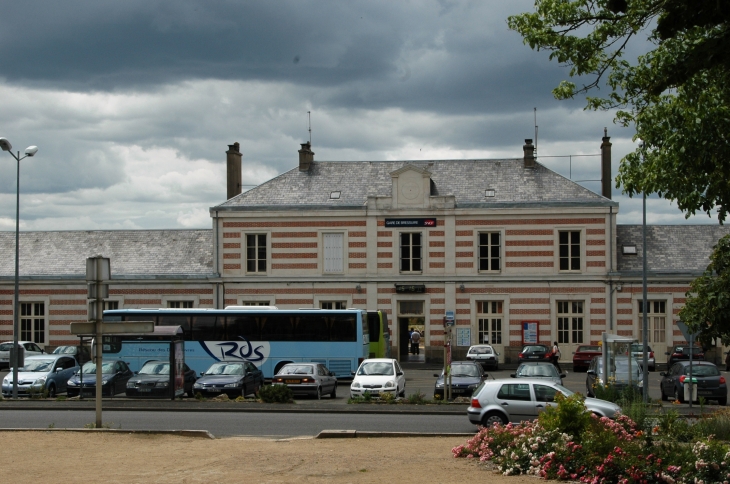 La gare , où les trains ne passent plus... - Bressuire