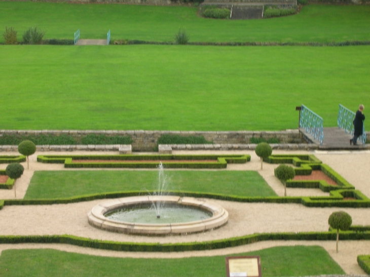 Jardins de l'Abbatiale Celles s/Belle - Celles-sur-Belle