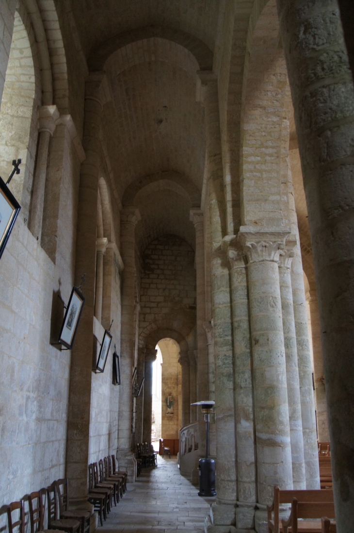 Eglise Saint Chartier : collatéral (roman). - Chef-Boutonne