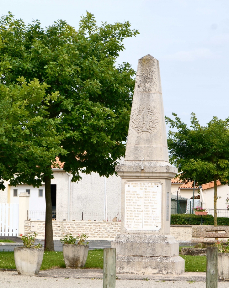 Le Monument aux Morts - Chenay