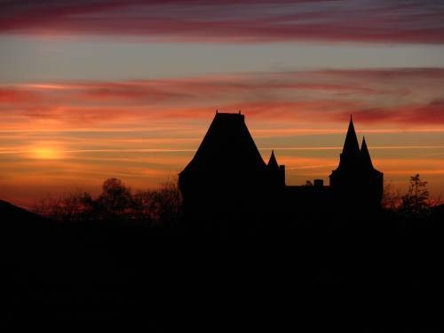 Coucher de soleil sur le chateau - Cherveux