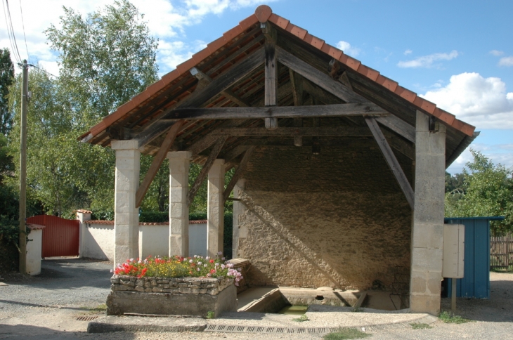 Lavoir à Breuil-Bessé - Cherveux