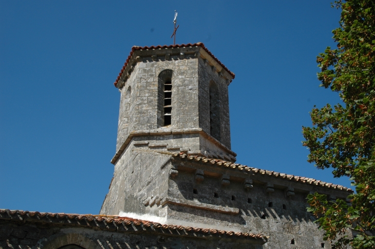 Clocher de l'église ND Romane du 12 éme siècle - Clavé