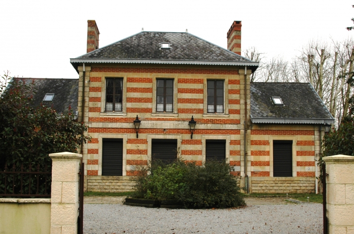 ANcienne gare vue de face  - Coulonges-sur-l'Autize