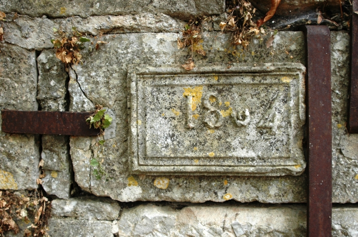 Datation du lavoir de Magné  1962 ? - Coulonges-sur-l'Autize