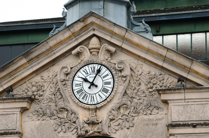 Horloge du marché couvert  - Coulonges-sur-l'Autize