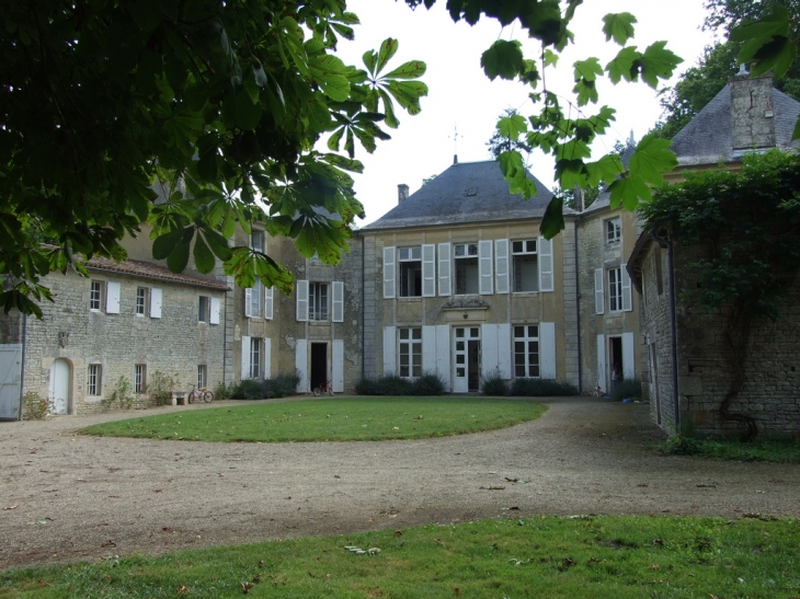 Le château - Épannes