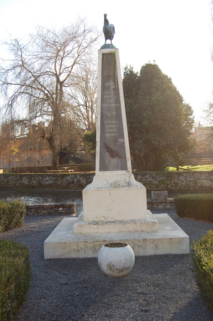 Monument aux morts pour la France - Exoudun