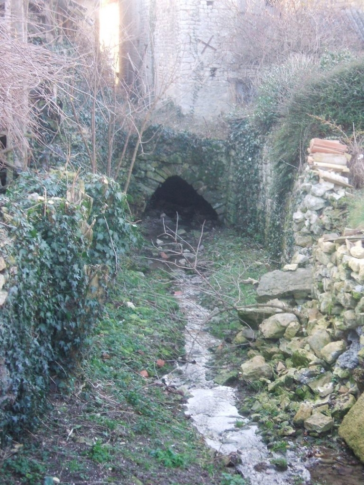 Magnifique vestige du passe BAGNAULT - Exoudun