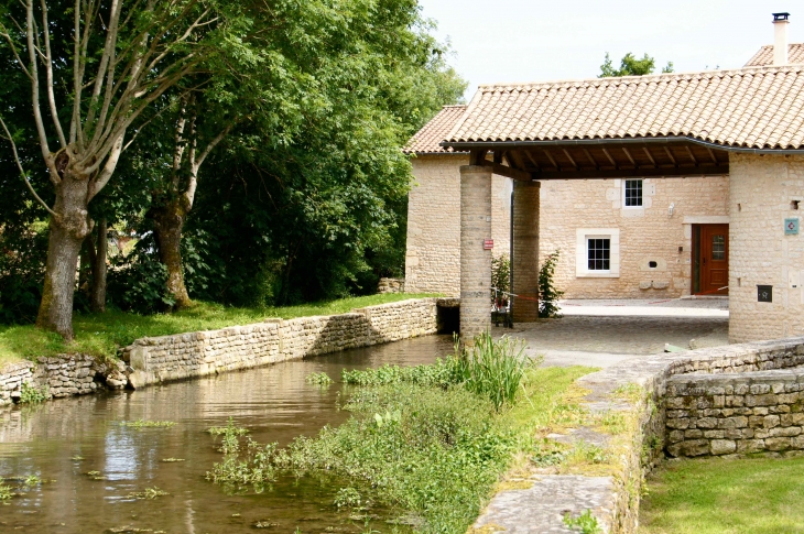 La Sèvre Niortaise. - Exoudun