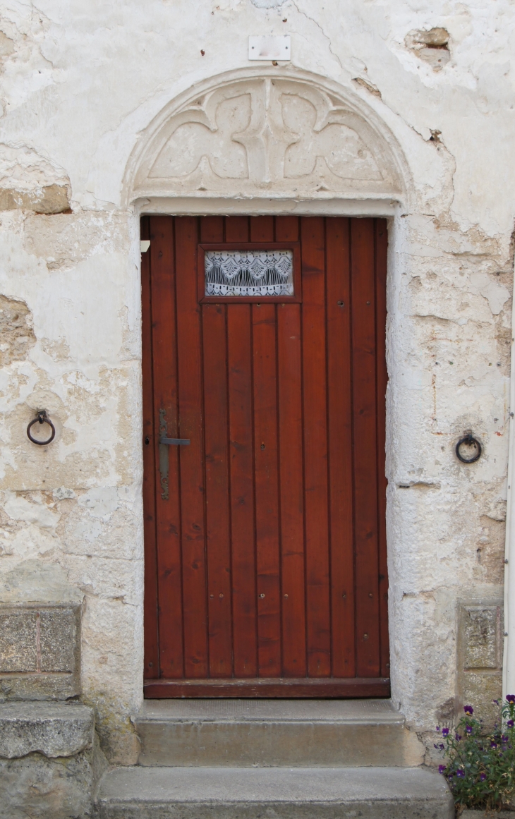 Linteau sculpté - Exoudun