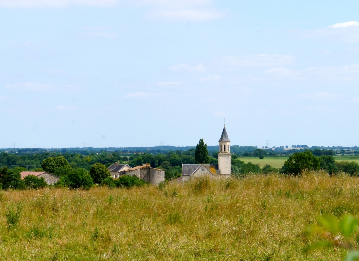 Vue sur le village. - Exoudun