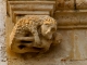 detail-sculpture-de-l-encadrement-de-la-fenetre-ancienne à Bagnault.