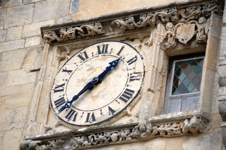 Horloge de l' église St Pierre - Frontenay-Rohan-Rohan