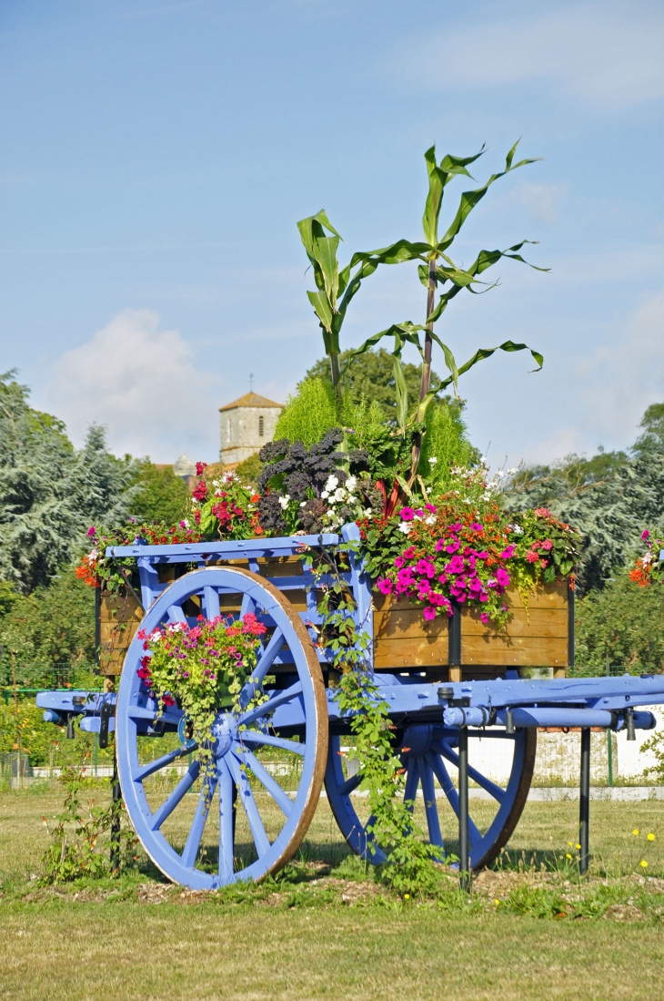 GOURGE  ENTREE DU VILLAGE - Gourgé