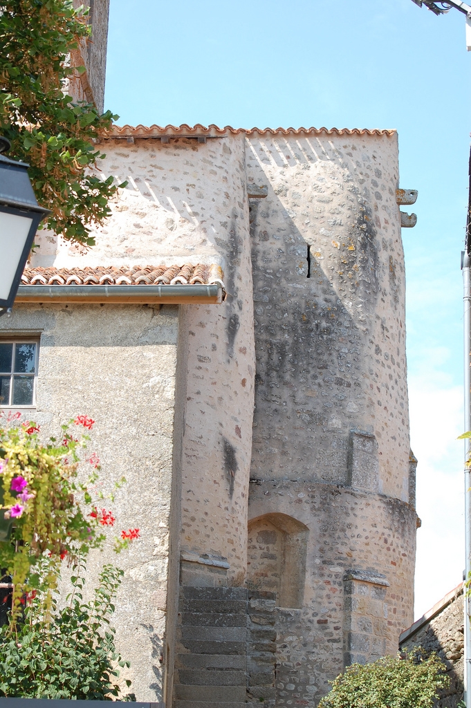 Tour défensive de l'église St Hilaire  - Gourgé