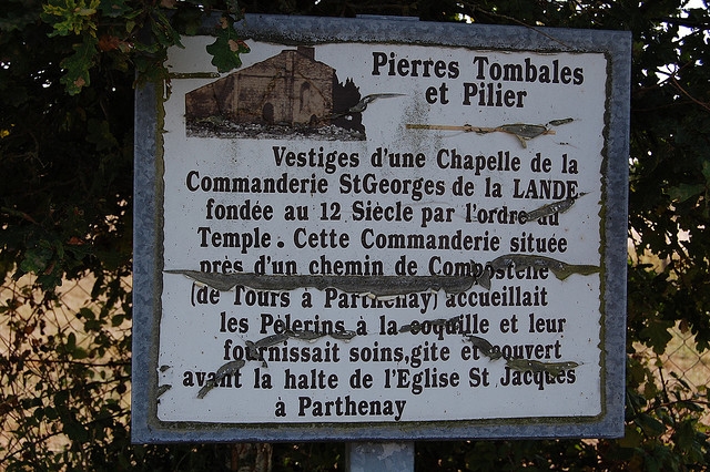 Descriptif de LALANDE , vestiges de templiers  - Gourgé