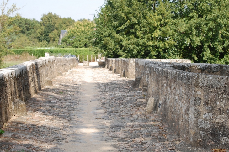 Pont romain sur le Thouet - Gourgé