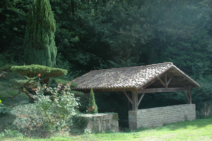 Lavoir de La Bouquetière - La Couarde