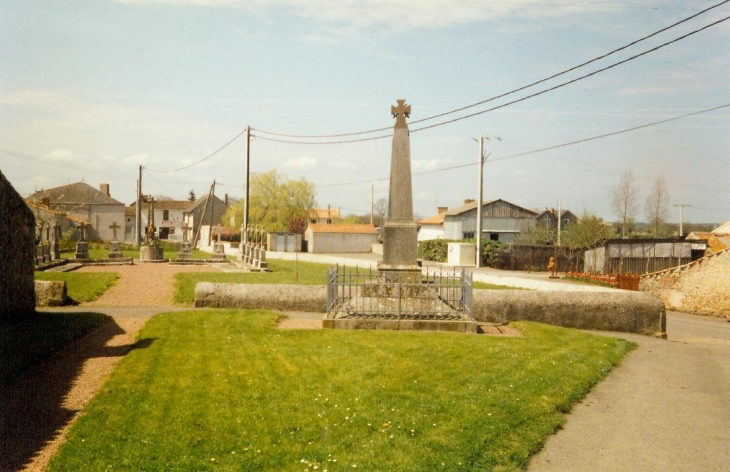 Le Monument aux Morts - La Coudre