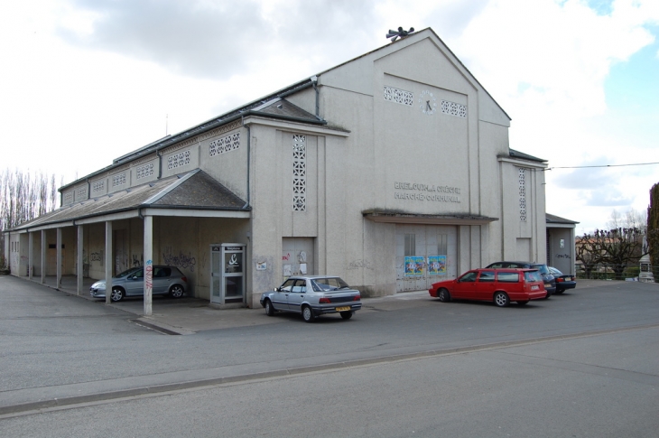 Le marché municipal - La Crèche