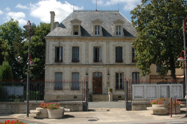 La Mairie - La Crèche