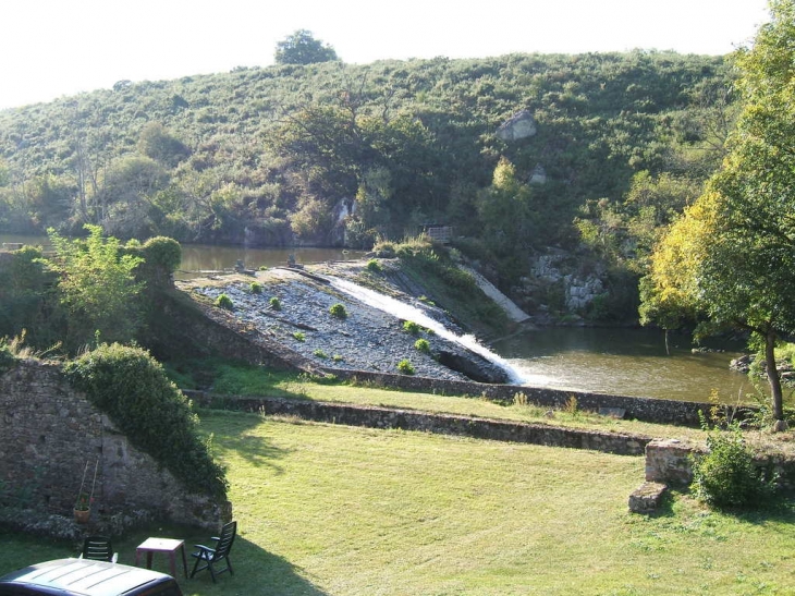 Vue du barrage des Forges - La Peyratte