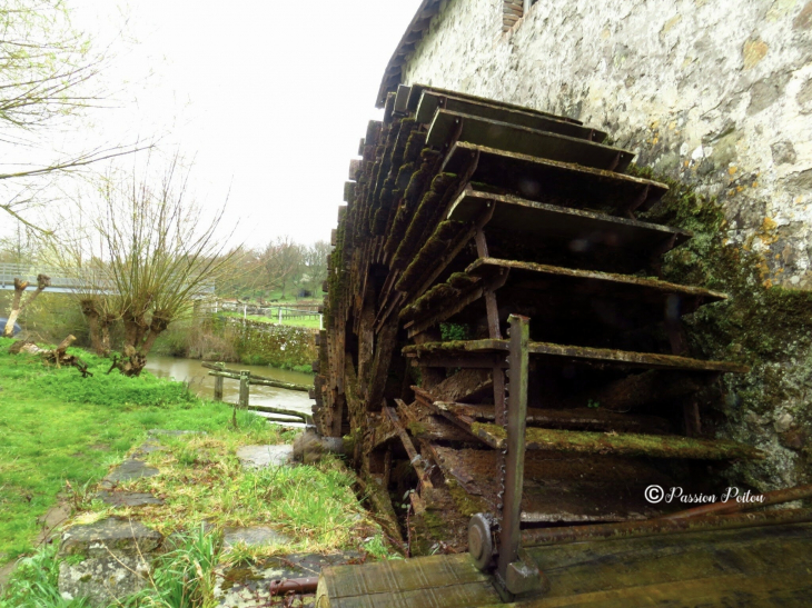 LE MOULIN DE FUMAILLES la Peyratte