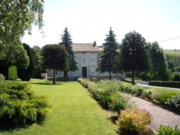 Mairie du Beugnon - Le Beugnon