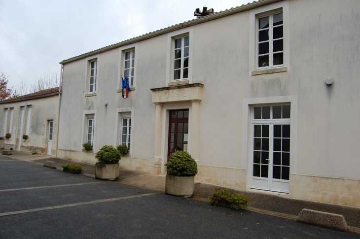 La Mairie - Le Busseau