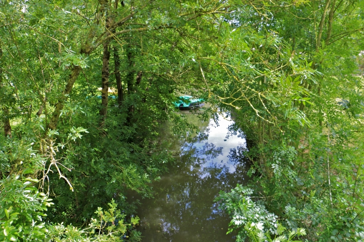 Une conche à Sainte Sabine. - Le Vanneau-Irleau