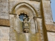 Photo précédente de Le Vanneau-Irleau Statue de Saint Eutrope au dessus du portal de l'église de Saint Eutrope.