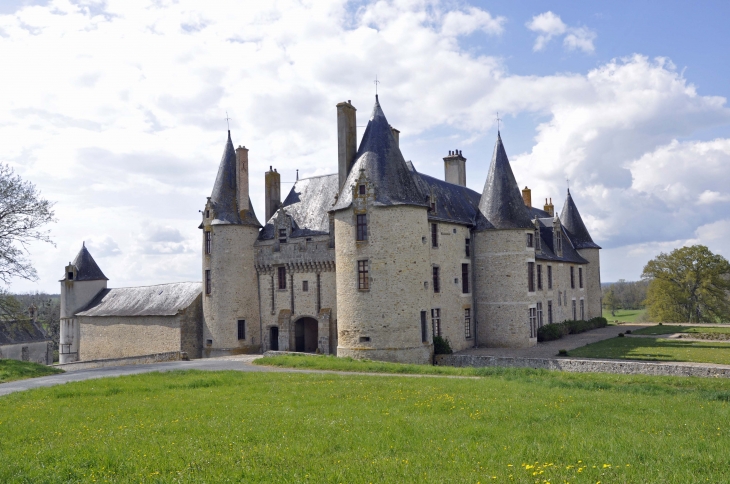 LE CHATEAU DE  LA ROCHE FATON - Lhoumois