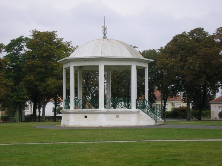 Kiosque à musique - Mauzé-sur-le-Mignon