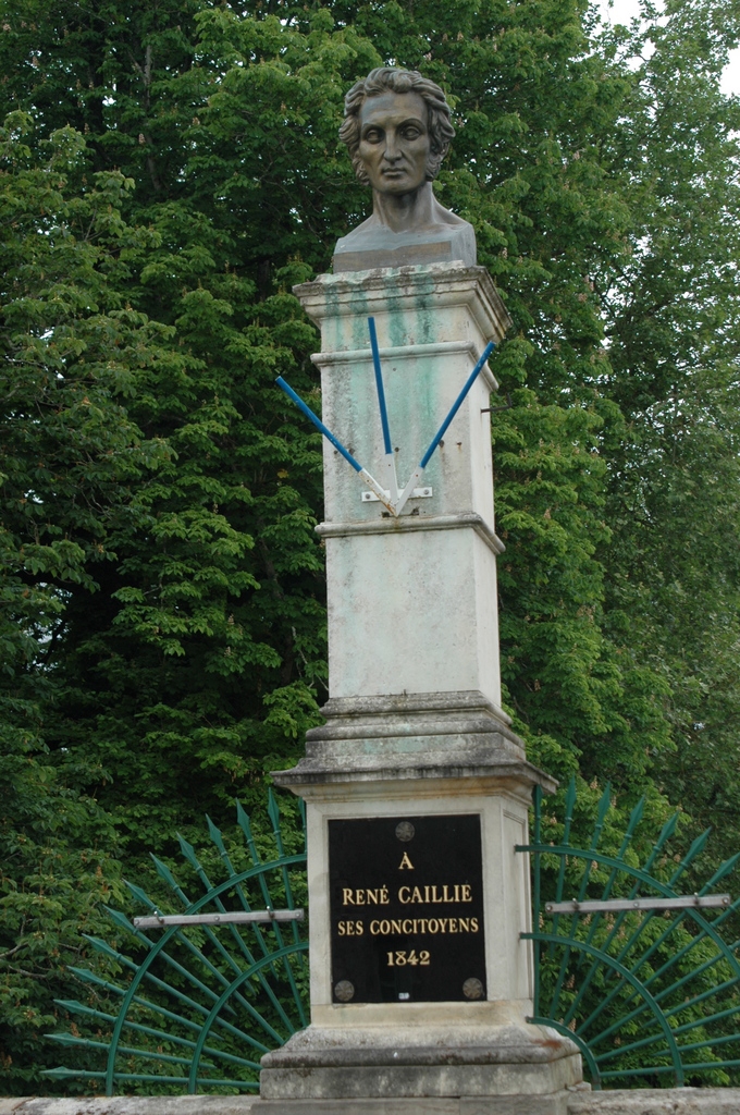 Commemoration de Caillié - Mauzé-sur-le-Mignon